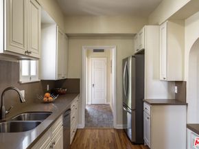 1122 S Hayworth Avenue, Los Angeles CA 90035