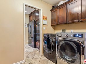 4152 Mount Vernon Drive, Los Angeles CA 90008