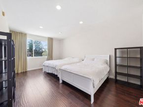 435 S La Fayette Park Place 219, Los Angeles CA 90057