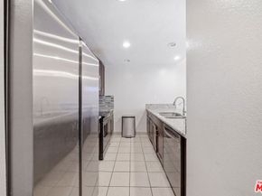 435 S La Fayette Park Place 219, Los Angeles CA 90057