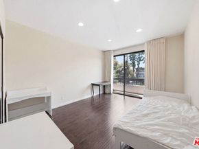 435 S La Fayette Park Place 219, Los Angeles CA 90057