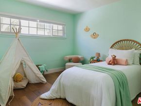 5756 Aladdin Street, Los Angeles CA 90008