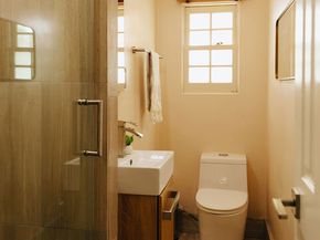 5756 Aladdin Street, Los Angeles CA 90008