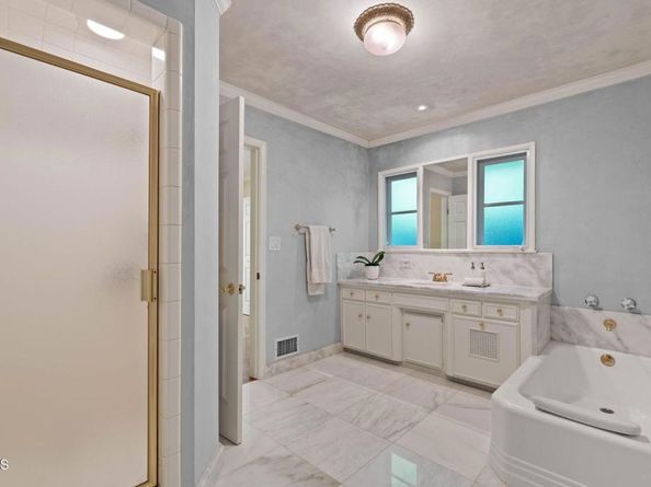 1010 Stoneridge Drive, Pasadena CA 91105