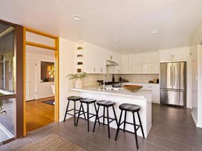 1256 Club House Drive, Pasadena CA 91105