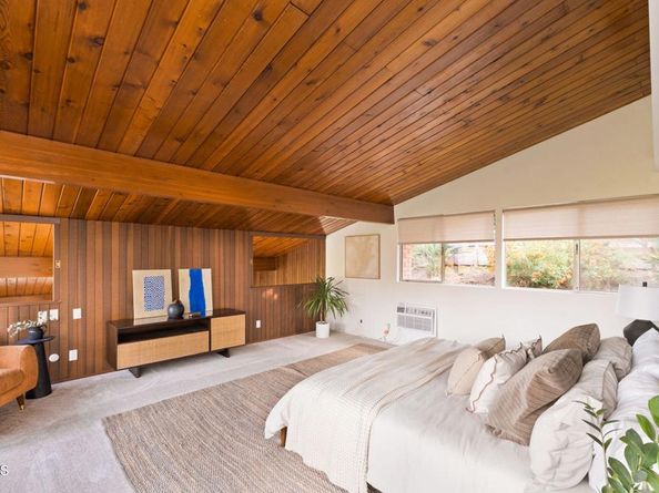 1256 Club House Drive, Pasadena CA 91105
