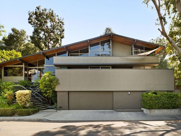 1256 Club House Drive, Pasadena CA 91105