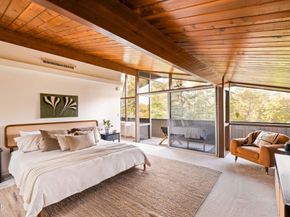 1256 Club House Drive, Pasadena CA 91105