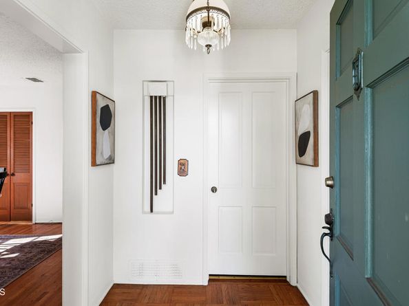 1563 Valencia Avenue, Pasadena CA 91104