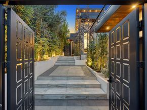 10747 Valleyheart Drive, Studio City CA 91604