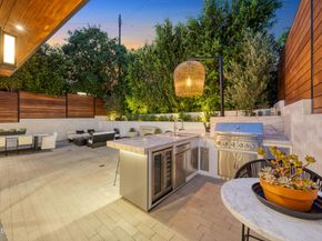 10747 Valleyheart Drive, Studio City CA 91604