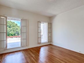 833 Ridgewood, Los Angeles CA 90038