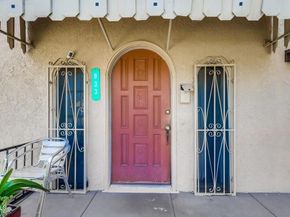 833 Ridgewood, Los Angeles CA 90038