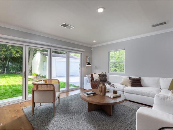 1283 Afton Street, Pasadena CA 91103