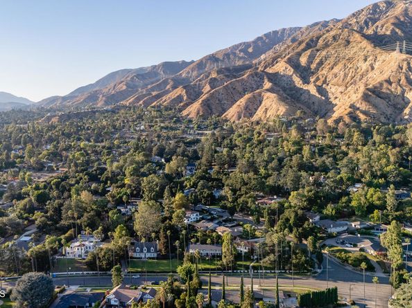 2051 Mendocino Lane, Altadena CA 91001