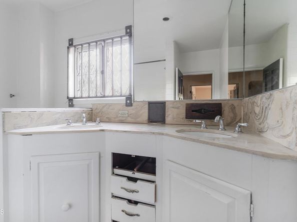 180 W State Street, Pasadena CA 91105