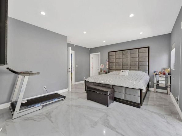 1254 N Hill Avenue, Pasadena CA 91104