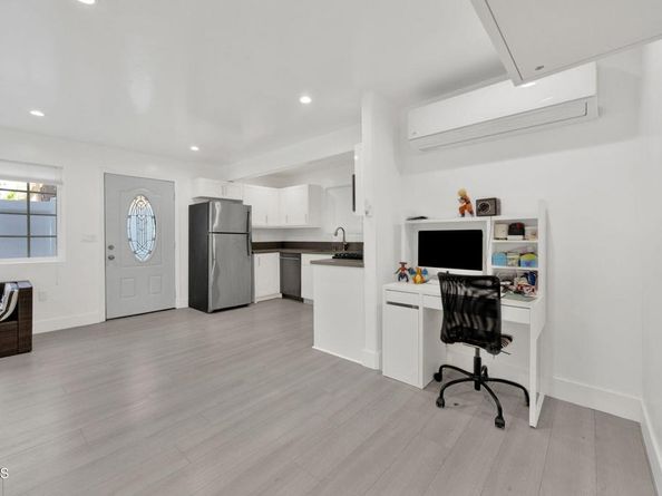 1254 N Hill Avenue, Pasadena CA 91104