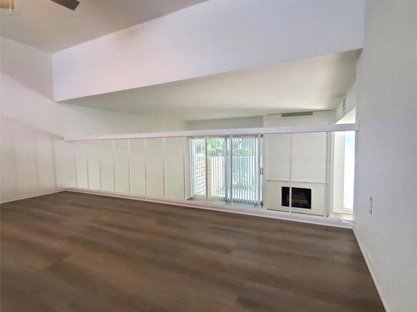 4231 Sarah Street 15, Burbank CA 91505