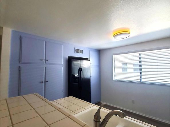 4231 Sarah Street 15, Burbank CA 91505