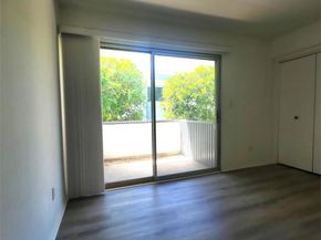 4231 Sarah Street 15, Burbank CA 91505