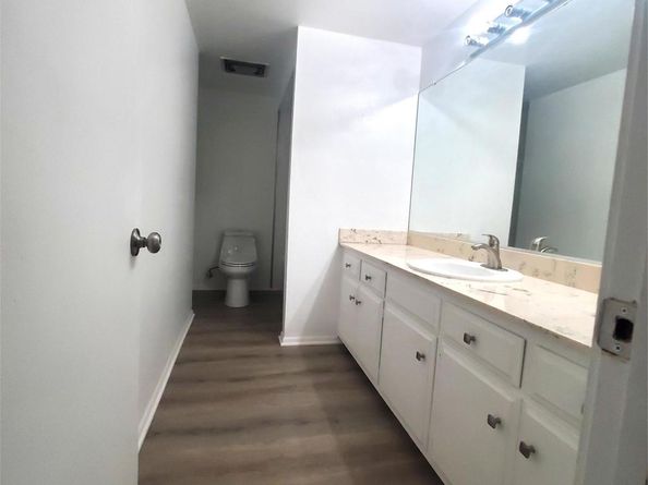 4231 Sarah Street 15, Burbank CA 91505