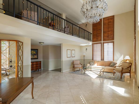 2385 Roscomare Road F8, Bel Air CA 90077