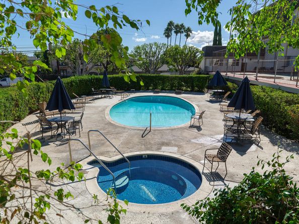 2385 Roscomare Road F8, Bel Air CA 90077