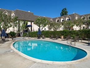 2385 Roscomare Road F8, Bel Air CA 90077