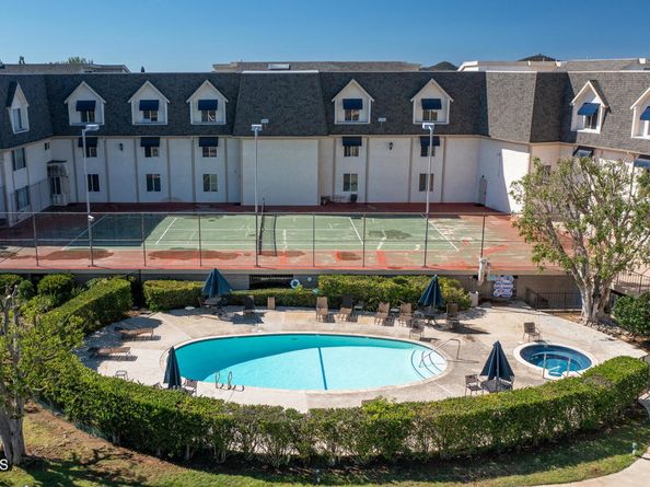 2385 Roscomare Road F8, Bel Air CA 90077