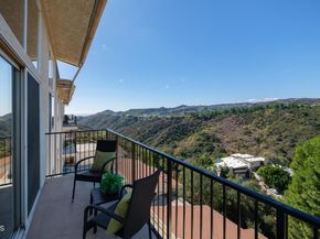 2385 Roscomare Road F8, Bel Air CA 90077