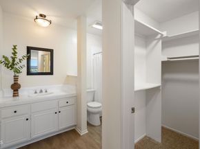 2385 Roscomare Road F8, Bel Air CA 90077