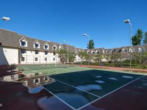 2385 Roscomare Road F8, Bel Air CA 90077