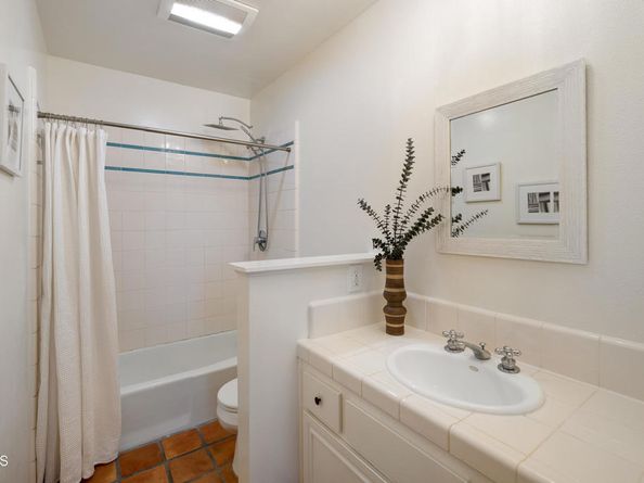 2385 Roscomare Road F8, Bel Air CA 90077