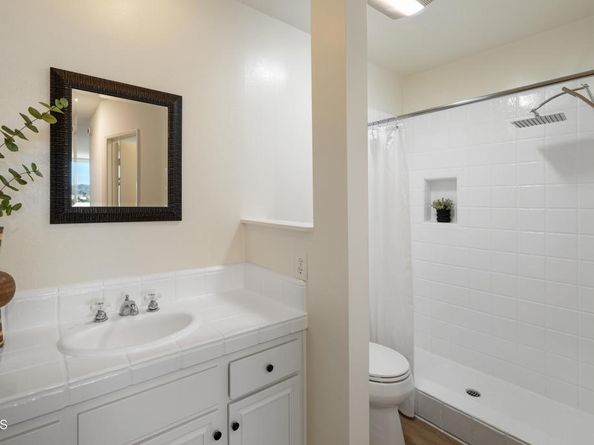 2385 Roscomare Road F8, Bel Air CA 90077