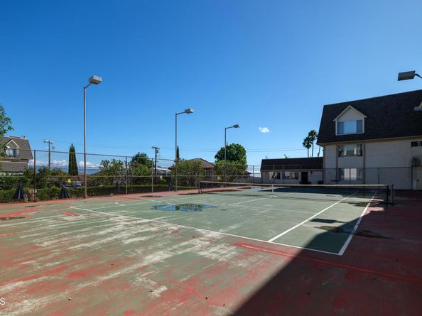 2385 Roscomare Road F8, Bel Air CA 90077