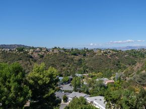 2385 Roscomare Road F8, Bel Air CA 90077