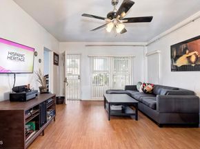 424 W Arbor Vitae Street, Inglewood CA 90301