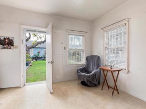 424 W Arbor Vitae Street, Inglewood CA 90301