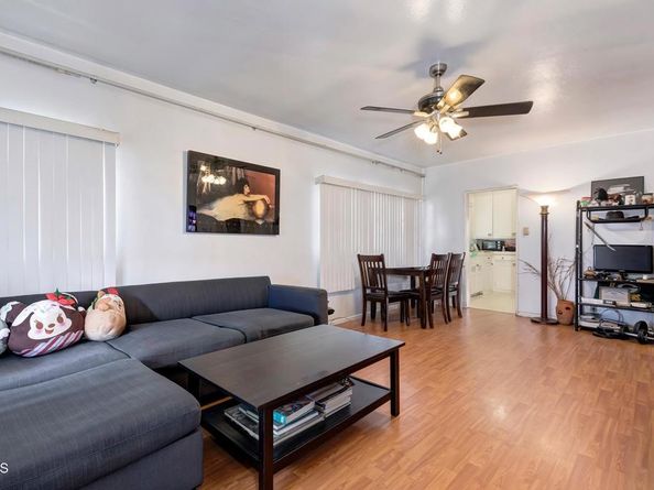 424 W Arbor Vitae Street, Inglewood CA 90301