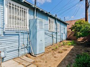 424 W Arbor Vitae Street, Inglewood CA 90301