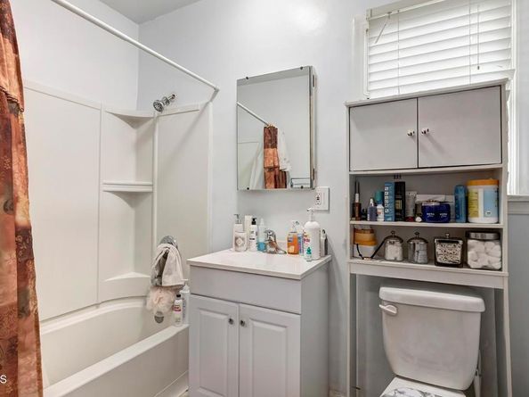 424 W Arbor Vitae Street, Inglewood CA 90301