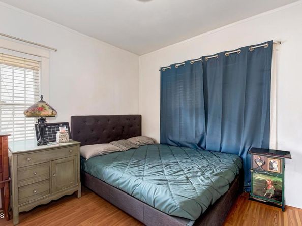 424 W Arbor Vitae Street, Inglewood CA 90301