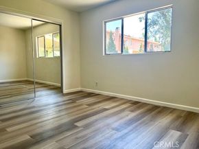 8954 Chimineas Avenue, Northridge CA 91325