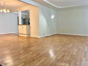 8954 Chimineas Avenue, Northridge CA 91325