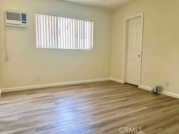 8954 Chimineas Avenue, Northridge CA 91325