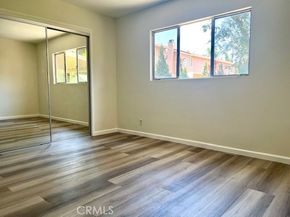 8954 Chimineas Avenue, Northridge CA 91325