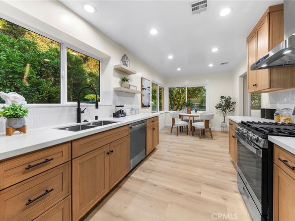 6430 N vista, San Gabriel CA 91775