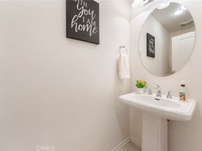 869 E Mountain Way D, Azusa CA 91702