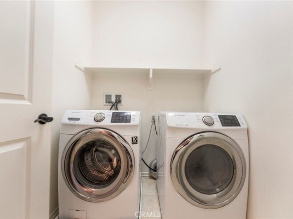 869 E Mountain Way D, Azusa CA 91702